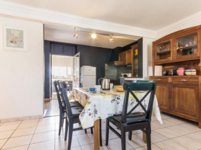 Appartement Moderne avec Grande Terrasse, 3 Chambres, Proche Erdre et Canal de Nantes à Brest - FR-1-306-915